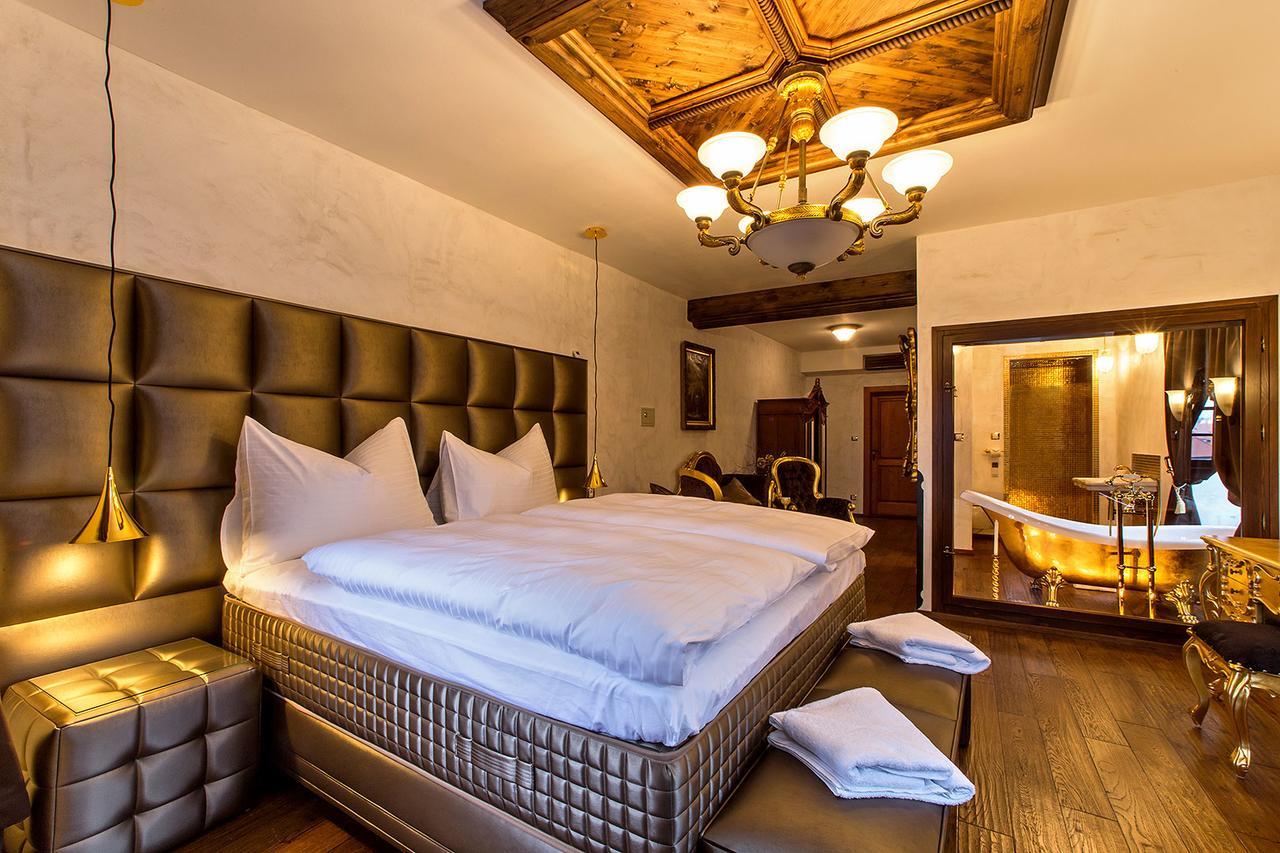 Arcadie Hotel & Apartments Чески-Крумлов Экстерьер фото