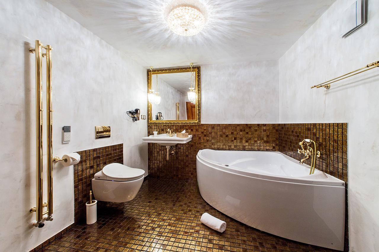Arcadie Hotel & Apartments Чески-Крумлов Экстерьер фото