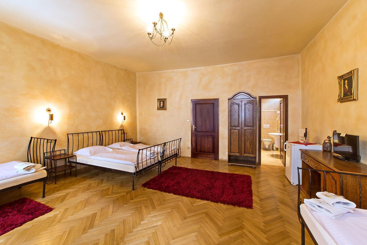 Arcadie Hotel & Apartments Чески-Крумлов Экстерьер фото