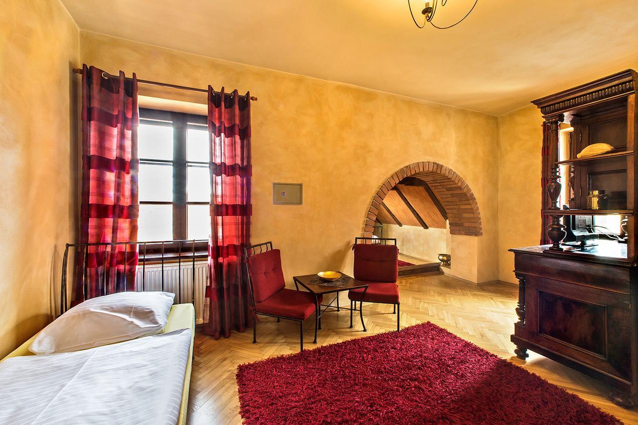 Arcadie Hotel & Apartments Чески-Крумлов Экстерьер фото
