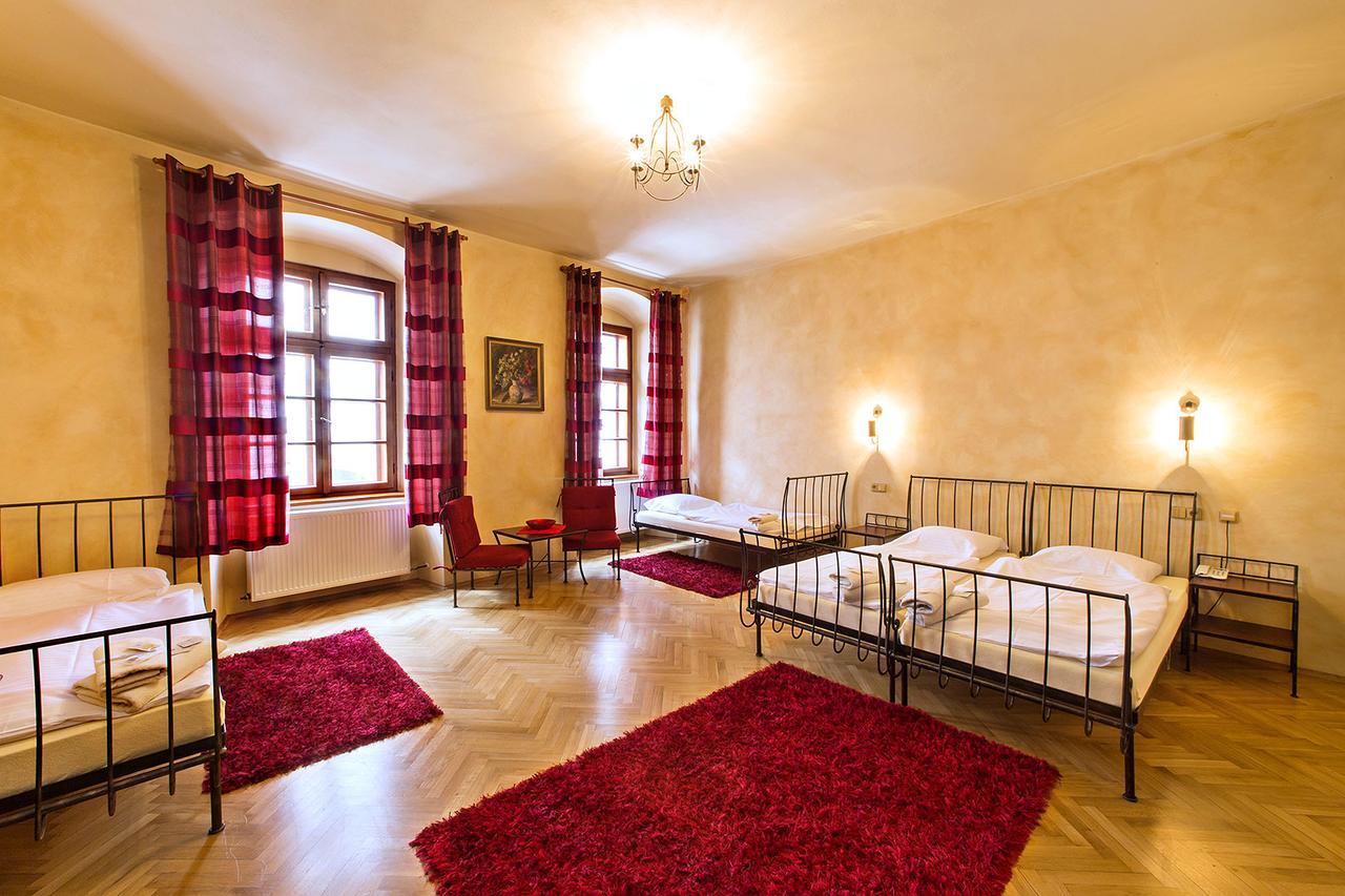 Arcadie Hotel & Apartments Чески-Крумлов Экстерьер фото