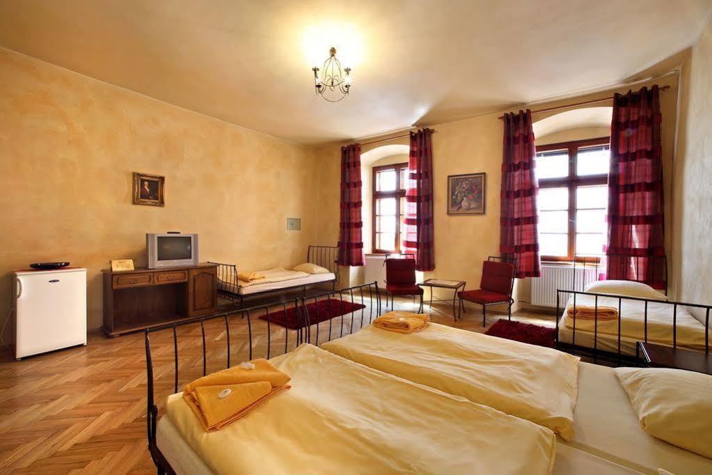 Arcadie Hotel & Apartments Чески-Крумлов Экстерьер фото